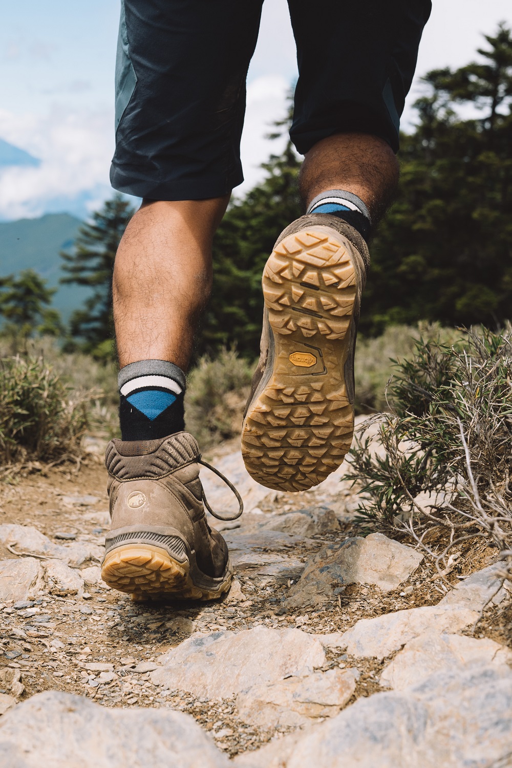 mammut 登山鞋 黃大大底