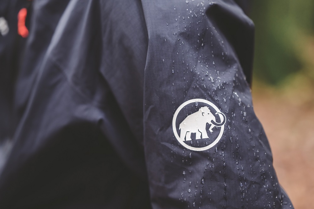 郭熊 MAMMUT 防水外套